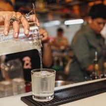 Eventos que unem dois (ou mais) bartenders celebram a coquetelaria em BH - Wikie B/Divulgação