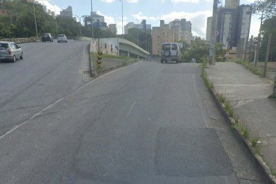 Corpo da vítima foi achado debaixo de viaduto na Avenida José Cândido da Silveira, na altura do nº 97, no Bairro Cidade Nova -  (crédito: Google Street View / Reprodução)