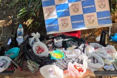 Homens são presos com mais de 3 kg de drogas em Angra dos Reis -  (crédito: Tupi)