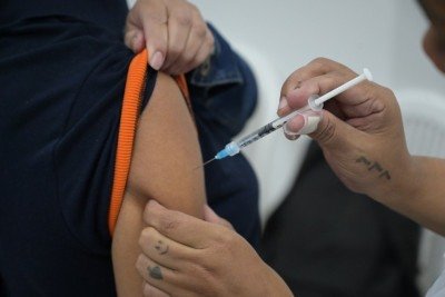 Para quem perdeu o mutirão de sábado, a PBH reforça que a campanha contra a gripe continua em ritmo normal -  (crédito: Leandro Couri/EM/D.A.Press)