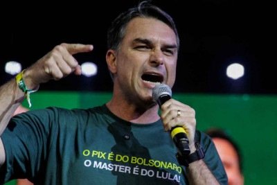 Vazamento de mensagem abalaram a campanha presidencial de Fl&aacute;vio Bolsonaro -  (crédito: V&Iacute;TOR SOUZA/AFP)
