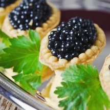 O que é caviar? História, produção e os diferentes tipos desse alimento sofisticado - Portal Giro 10