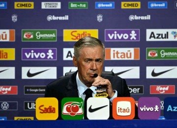 Técnico Carlo Ancelotti divulgou a lista com os nomes dos 26 jogadores da Seleção Brasileira que disputarão a Copa do Mundo -  (crédito: Mauro PIMENTEL / AFP)