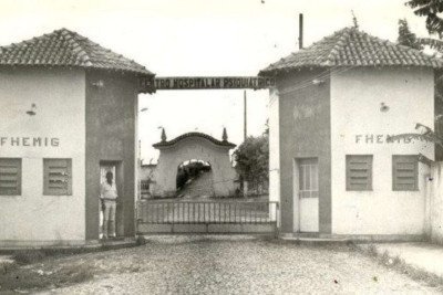 Ao todo, 14 idosos permanecem em residências localizadas dentro do terreno do antigo hospital psiquiátrico -  (crédito: Arquivo EM)