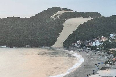 Imagens de canal no YouTube registraram que morro tinha a sigla SDC já nas primeiras horas da manhã  -  (crédito: Reprodução/Live Cam Natal no youtube)