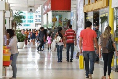 Atividade econômica cai 0,7% em março em razão da guerra do Irã -  (crédito: Valter Campanato/Agência Brasil)