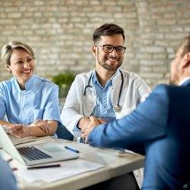 Seguro de responsabilidade civil cresce entre médicos - DINO