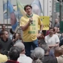 Flávio divulga trailer de 'Dark Horse', filme sobre Jair Bolsonaro; assista - Reprodução/Instagram @flaviobolsonaro