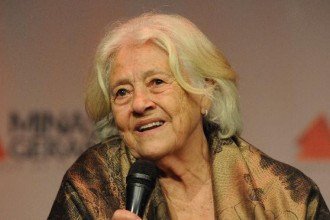 Novo boletim médico diz que poeta Adélia Prado tem boa evolução clínica