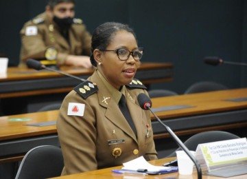 Bacharel em Direito, a coronel Cleide construiu a carreira na PM mineira com atuação em áreas operacionais, administrativas e estratégicas -  (crédito: Reprodução/Câmara dos Deputados)