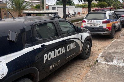 Polícia Civil contou com apoio da Polícia Militar para realizar prisão nesta terça-feira (19/5) -  (crédito: Polícia Civil/Divulgação)
