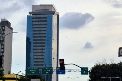 Prédio fica localizado entre a Rua Espírito Santo e Avenida do Contorno, no Centro de Belo Horizonte -  (crédito: Jair Amaral/EM/DA Press)