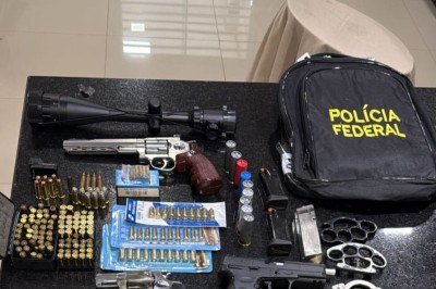 Ao todo, estão sendo cumpridos 11 mandados de busca e apreensão e 2 mandados de prisão temporária -  (crédito: Reprodução/PF)