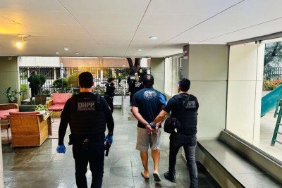 Suspeito, de 45 anos, &eacute; preso no apartamento de ex-namorada que foi assassinada -  (crédito: PCMG/Divulga&ccedil;&atilde;o)