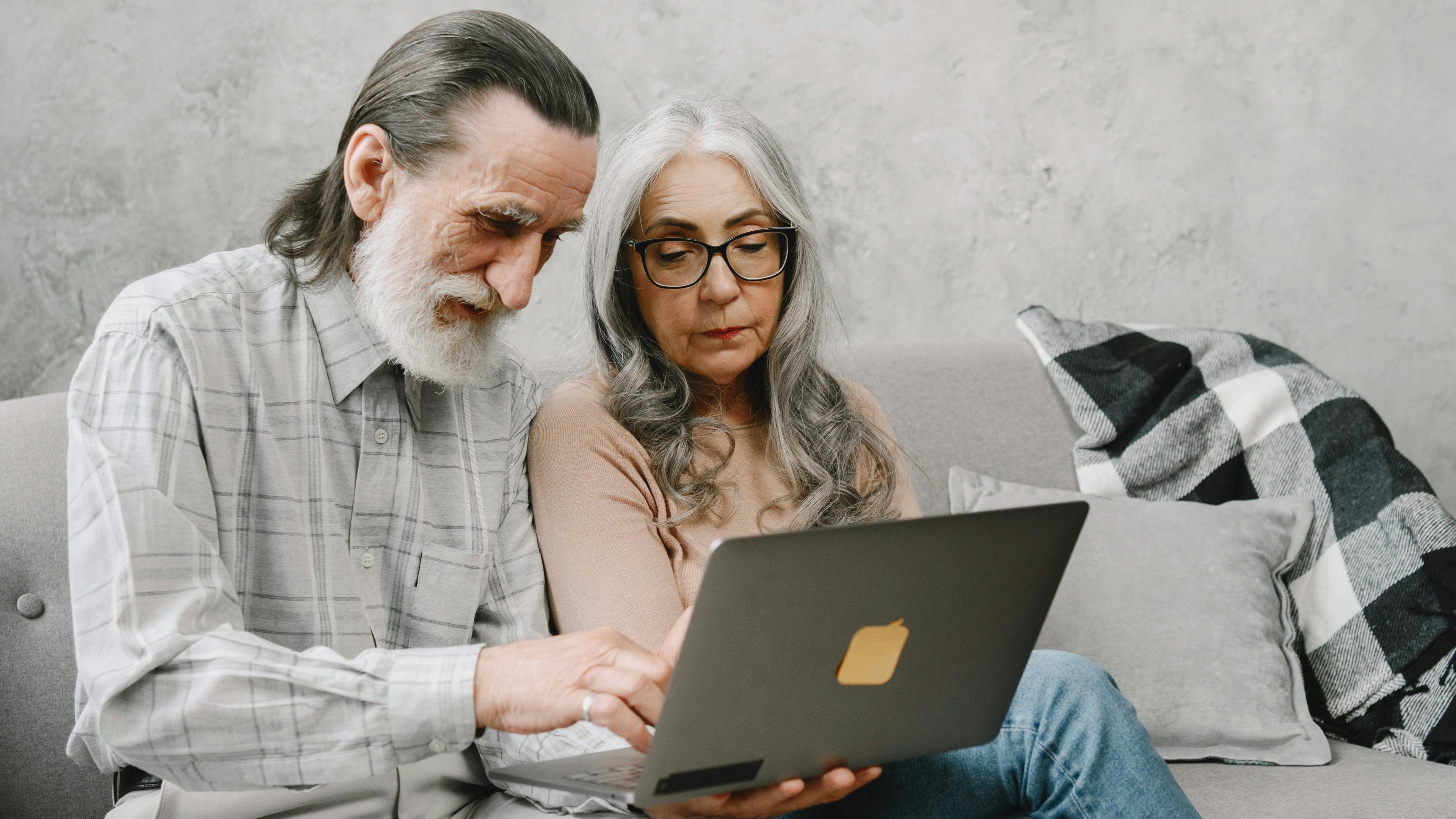 Benefici&aacute;rios do INSS podem usar plataformas digitais para comprovar a prova de vida automaticamente, conforme as novas regras. -  (crédito: Pexels)