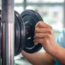 Combinar treino de força com cardio não atrapalha ganho de músculo - Pvproductions/Magnific