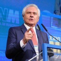Sem citar Flávio, Caiado diz que 'contaminado' não pode ser presidente - CNM