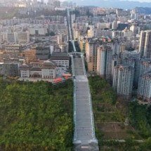 Maior escada rolante do mundo: como a China construiu estrutura monumental em Wushan - Portal Giro 10