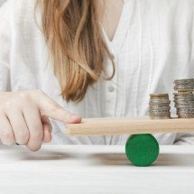 Disparidade salarial de gênero permanece em 20% no mundo - DINO