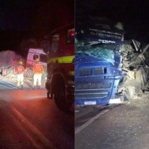 Caminhoneiro morre em colisão frontal entre carretas na MGC-455 - Reprodução/CBMMG