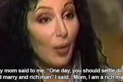 Cher em entrevista onde proferiu a frase que virou hino de independ&ecirc;ncia feminina e viralizou nas redes sociais. -  (crédito: Redes sociais)