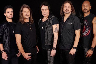 A forma&ccedil;&atilde;o atual da banda Angra, que celebra 30 anos do &aacute;lbum "Holy Land" com uma turn&ecirc; especial. -  (crédito: Marcos Hermes)