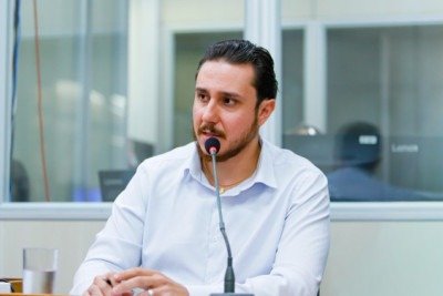 Vereador Lucas Ganem (MDB) prestou depoimento à Comissão Processante da Câmara de BH nesta quarta-feira; reunião durou menos de dez minutos -  (crédito: Cristina Medeiros/Câmara de Belo Horizonte)