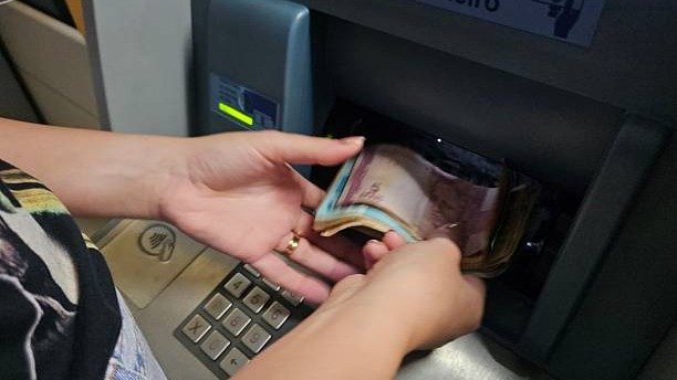 Sacar o abono salarial PIS/Pasep em caixas eletr&ocirc;nicos &eacute; uma das op&ccedil;&otilde;es dispon&iacute;veis para trabalhadores habilitados ao benef&iacute;cio. -  (crédito: iStock)