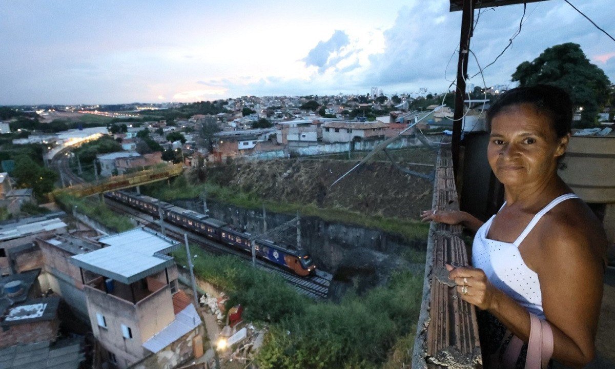 Maria Aparecida vive a poucos metros da Linha 1 do metrô-Marcos Vieira/EM/D.A.Press