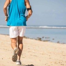 Para que servem os dois furos extras nos tênis de corrida e como o laço de calcanhar evita bolhas e melhora o ajuste - Portal Giro 10