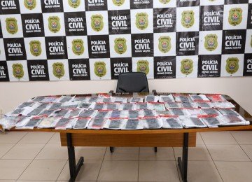 Polícia Civil recupera celulares, mas donos de 408 aparelhos ainda não os buscaram -  (crédito: PCMG/Divulgação)