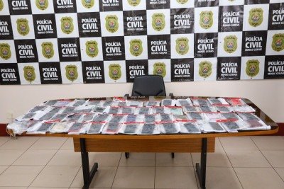 Polícia Civil recupera celulares, mas donos de 408 aparelhos ainda não os buscaram -  (crédito: PCMG/Divulgação)