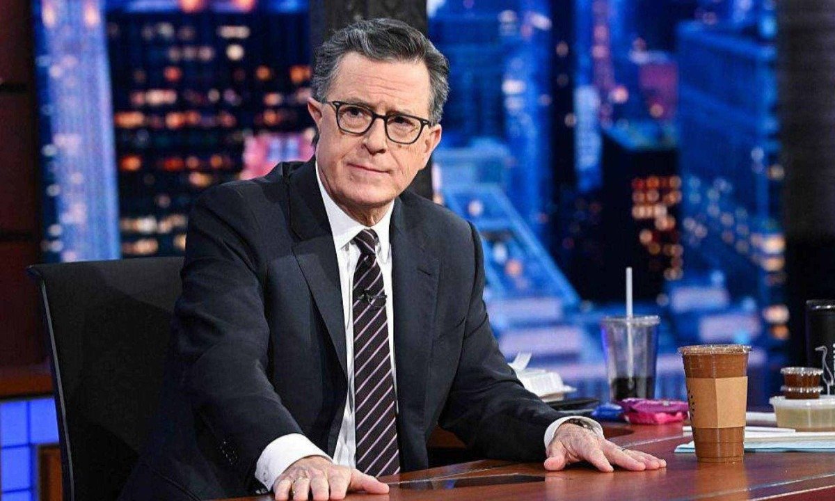  Stephen Colbert encerrou o "The Late Show" ap&oacute;s 33 anos de hist&oacute;ria do programa