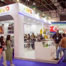 VIVA apresenta soluções educacionais na Bett Brasil 2026 - DINO