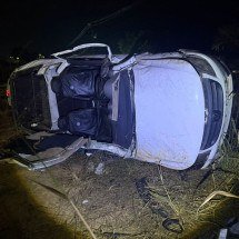 Teto de carro é arrancado e uma pessoa morre em batida na BR-262 - PRF/Reprodução