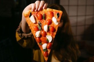 Pizza, hot-dog e mac'n'cheese: Nova York chega à Savassi no próximo domingo