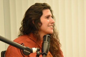 Amandona explica seu plano de ‘dominação mundial’ no podcast Divirta-se