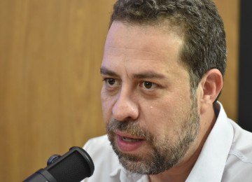 Em entrevista ao Estado de Minas, Guilherme Boulos disse que a discussão sobre o fim da escala 6x1 revelou diferenças entre o discurso e as posições defendidas por setores da oposição sobre relações de trabalho -  (crédito: Ramon Lisboal/EM/D.A Press)