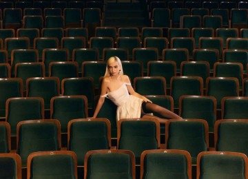 'Memória', coleção da Tuo Atelier, foi fotografada no Cine Theatro Brasil
 -  (crédito: Luiza Ananias/Divulgação)