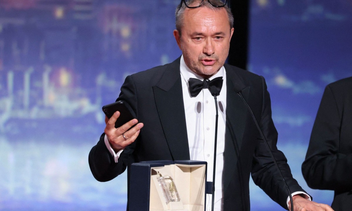 O diretor e roteirista Andrey Zvyagintsev fez discurso de agradecimento em russo no Festival de Cannes - (crédito: Sameer Al-Doumy/AFP)