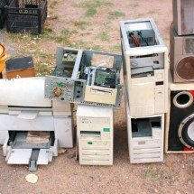 Mineração urbana: como o lixo eletrônico revela ouro, prata e cobre escondidos em smartphones e redefine a economia circular - Portal Giro 10