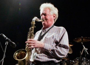 O saxofonista do Pink Floyd, Dick Parry, morreu na sexta-feira (22/5), aos 83 anos; a causa da morte não foi informada -  (crédito: Redes sociais/Reprodução)