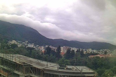 Po&ccedil;os de Caldas (foto), no Sul de Minas, &eacute; um dos munic&iacute;pios sob alerta mais grave para chuvas intensas e j&aacute; neste s&aacute;bado tem clima chuvoso -  (crédito: Clima ao Vivo)