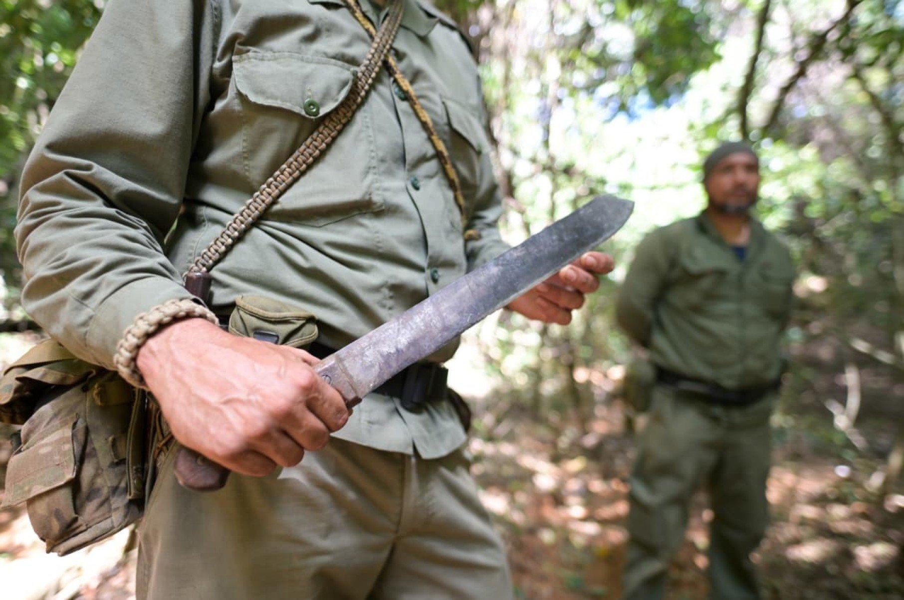 Entre técnicas de sobrevivência, preparo físico e resistência emocional, brigadistas voluntários da Serra do Cipó participaram de um treinamento em ambiente hostil para aprender a agir quando o resgate não chega. A reportagem do Estado de Minas acompanhou, por 30 horas, os desafios enfrentados por quem está na linha de frente do combate aos incêndios florestais.