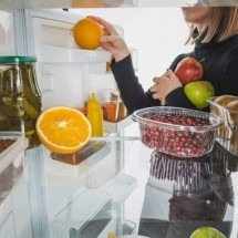 Comida quente na geladeira estraga o aparelho? A ciência explica impactos reais na conservação e no consumo de energia - Portal Giro 10