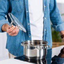 A ciência do antiaderente: como o teflon se mantém preso ao metal sem perder sua função - Portal Giro 10