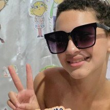 Menina vence o câncer e celebra 12 anos, mas vira alvo de ataques de ódio - Redes sociais