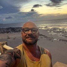 Flávio Bolsonaro manteve como assessor ex-dirigente da Caixa demitido por assédio - Reprodução/Instagram Celso Leonardo