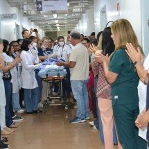 Menino de 4 anos, que viveu em hospital de MG desde os 9 meses, recebe alta - HC-UFTM/DivulgaÃ§Ã£o