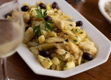 O bacalhau Gomes de Sá homenageia um comerciante português -  (crédito: Débora Gabrich/Divulgação)